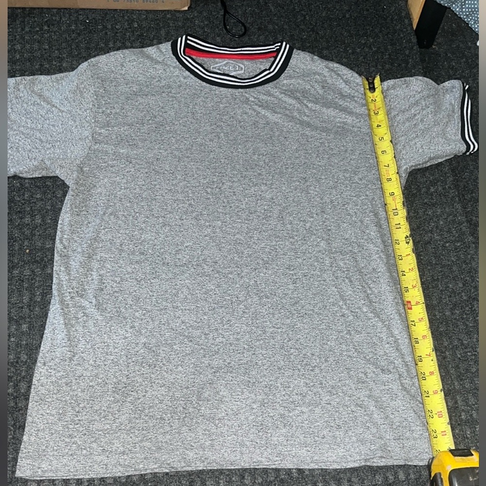 Preowned Faze1 Ringer T-shirt Size Medium .
